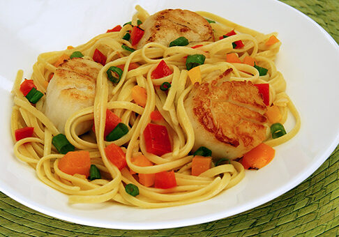 tn_Bistro_LemonPepper_Linguine_withScallopsandPeppers