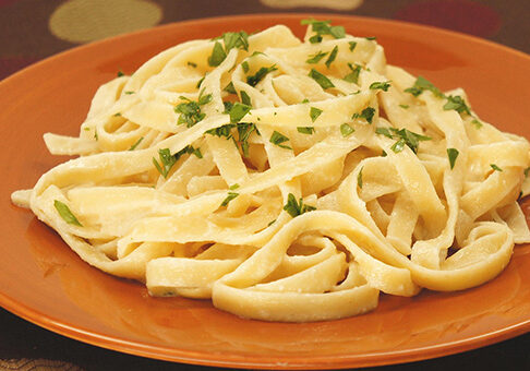 tn_Fettuccine_with_AlfredoSauce