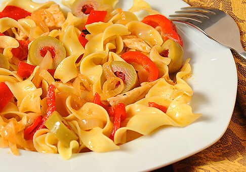 tn_SpanishStyle_Noodles_with_Chicken_and_Peppers